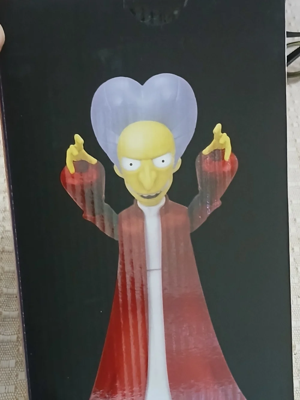The Simspons - Deluxe Vampire Mr Burns Action Figure In Coffin. New NIB